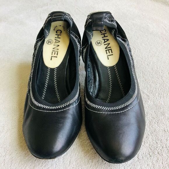 Vintage Chanel Black Cap Toe Leather Elastic Heeled Pumps - Picture 4 of 14